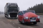 Volvo-FH-Globetrotter-emergency-brake-demo-static-vehicle-1024x660.jpg