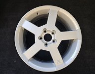 LLanta Volvo 5x108 de 5 palos 7Jx17.jpg