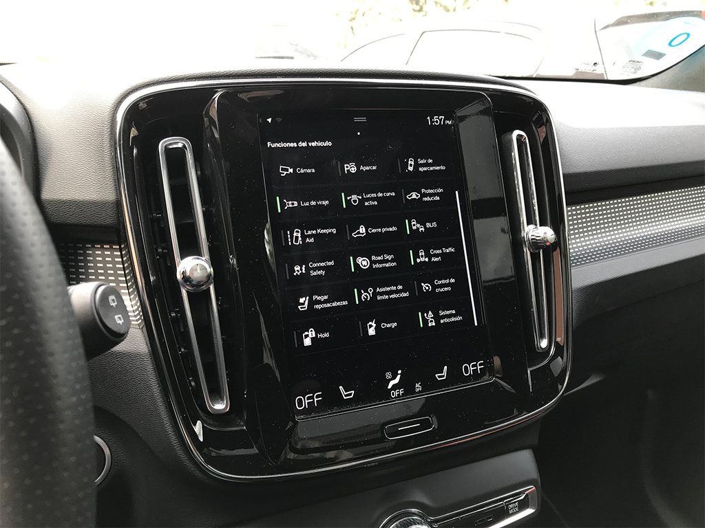 Volvo-XC40_pantalla_menubis.jpg