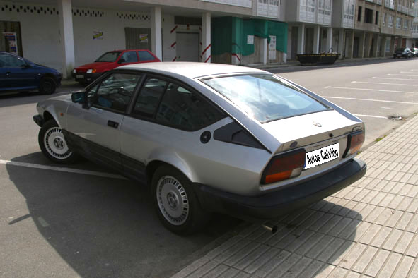 Alfa%20GTV%20trasero.jpg