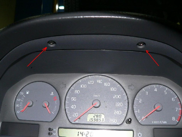 Volvo-v70-s70-instrument-cluster.jpg